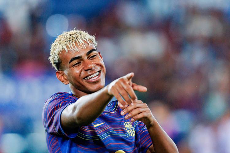 世俱杯金靴赔率：迪马利亚淘汰仍第1 凯恩紧咬（世俱杯金靴赔率更新：迪马利亚出局仍领跑，凯恩紧追不舍）