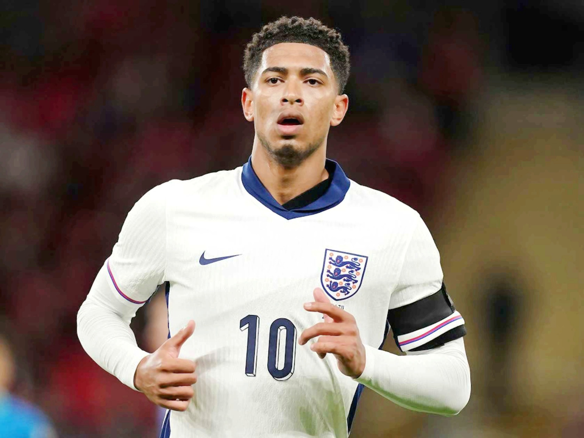 沙特联半场：本泽马破门，吉达联合暂2-0利雅得体育（半场战报：本泽马进球，吉达联合2-0领先利雅得体育）