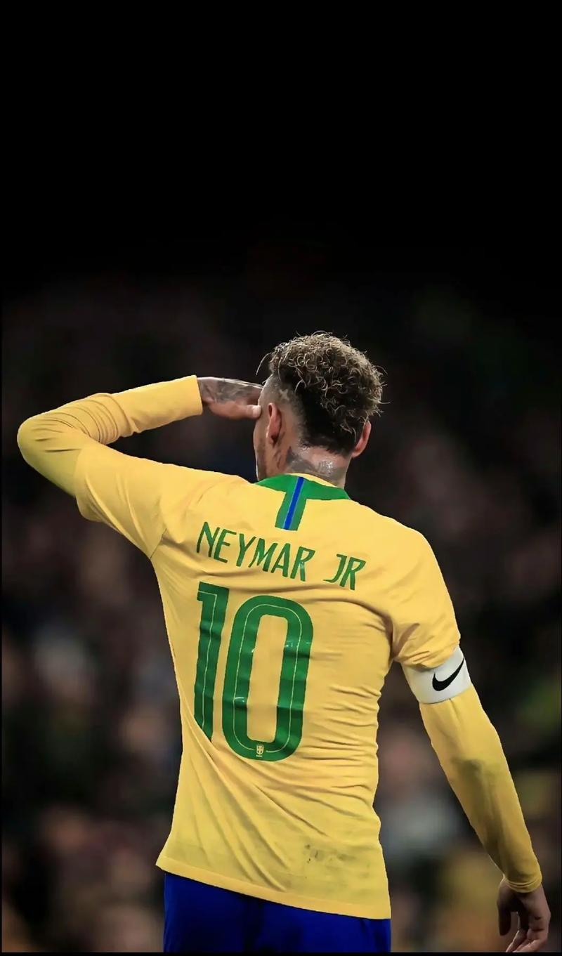 德比迎来关键胜利，米兰升至意甲积分榜第二（德比战告捷，米兰跃居意甲第二）