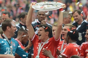 喜讯！32岁的津门虎队长在上港迎来转会加盟亚冠首秀，值得期待（32岁津门虎队长转投上港，亚冠首秀在即，备受期待）