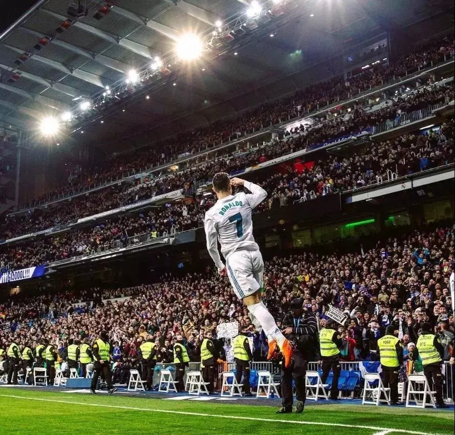 踢球者德甲第15轮最佳阵：斯塔尼希奇、聚勒、希克等球员在列（德甲第15轮踢球者最佳阵容出炉：斯塔尼希奇、聚勒、希克等入选）