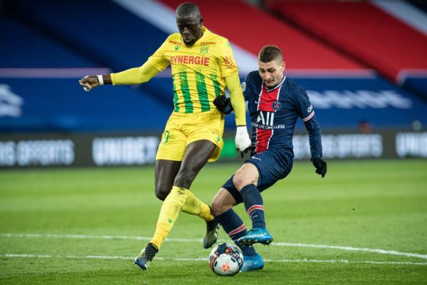 球报：安哥拉对阵阿根廷期间，球场出现混乱导致70名球迷受伤