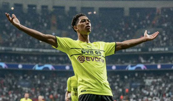 历史首进世界杯！官方：佛得角国家队和主帅获非洲足协最佳提名（队史首度跻身世界杯！官方：佛得角国家队与主帅入围非洲足协年度最佳）