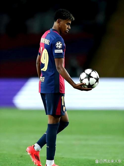 每体：克里斯滕森已回归巴萨合练，有望入选周中欧冠大名单（每体：克里斯滕森重返巴萨合练，或将入列周中欧冠名单）