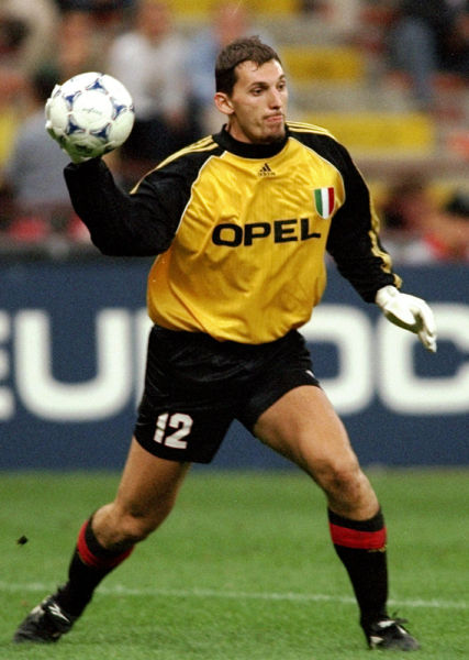 迪马：迪巴拉退烧后参加全队合练，安赫利尼奥也参加了合练