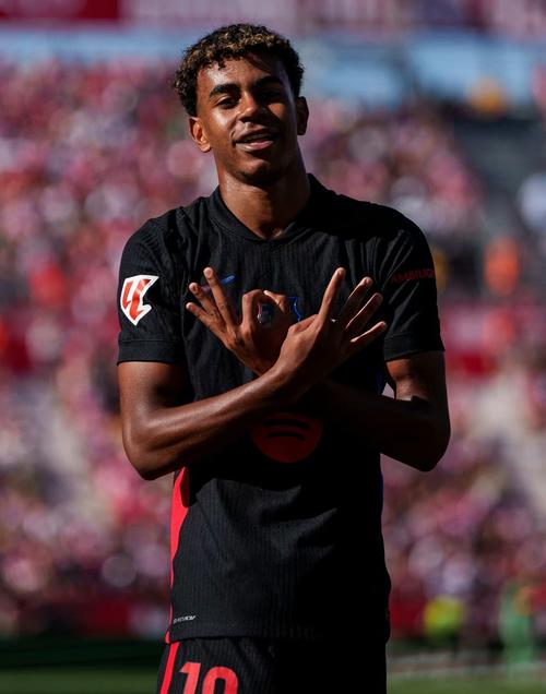 意媒：基耶萨可能冬窗回意甲，国米和米兰都在密切关注