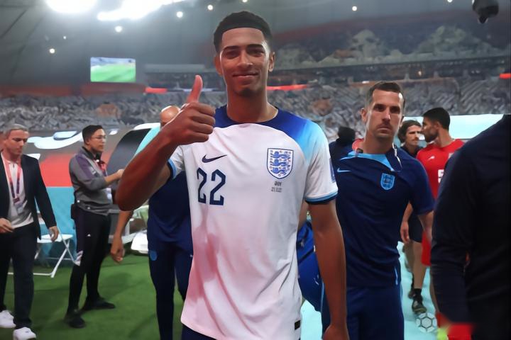 前门兴和多特主帅法夫尔宣布退休，曾三度荣膺德甲最佳教练（前多特、门兴主帅法夫尔宣布退休，三度当选德甲年度最佳教练）