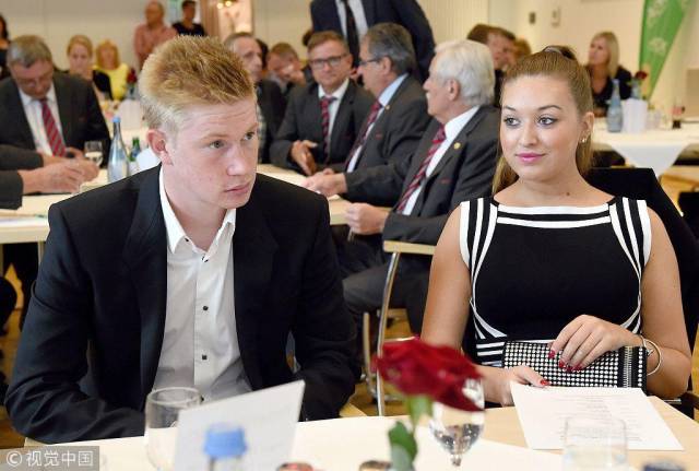 巴萨梅西关键助攻助球队获胜