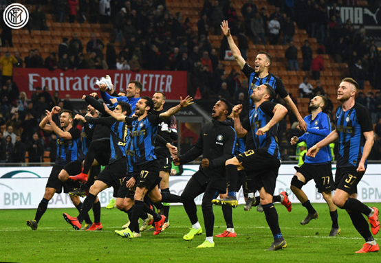 法兰克福与中国足协开展深度交流，围绕多个议题展开深度讨论（法兰克福与中国足协深入对话，聚焦多项议题）