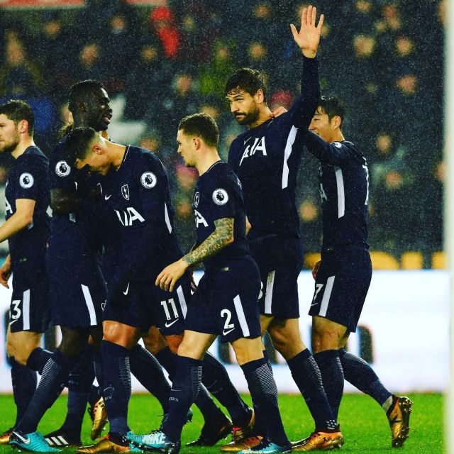 每体报道巴萨U19加里巴：偶像普约尔，有超脱黑人中卫的心智