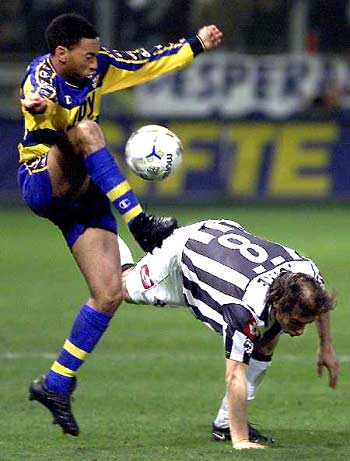 热议中超保级：赛程为人情世故提供便利；亚泰想搞肯定冲回来